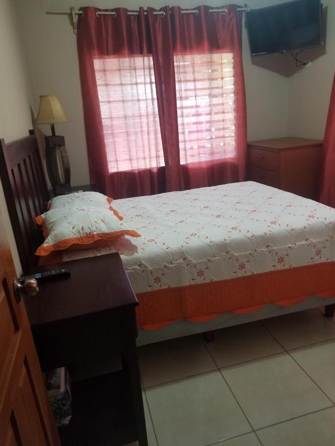 Elizabeth Enchantments La Ceiba Kültér fotó